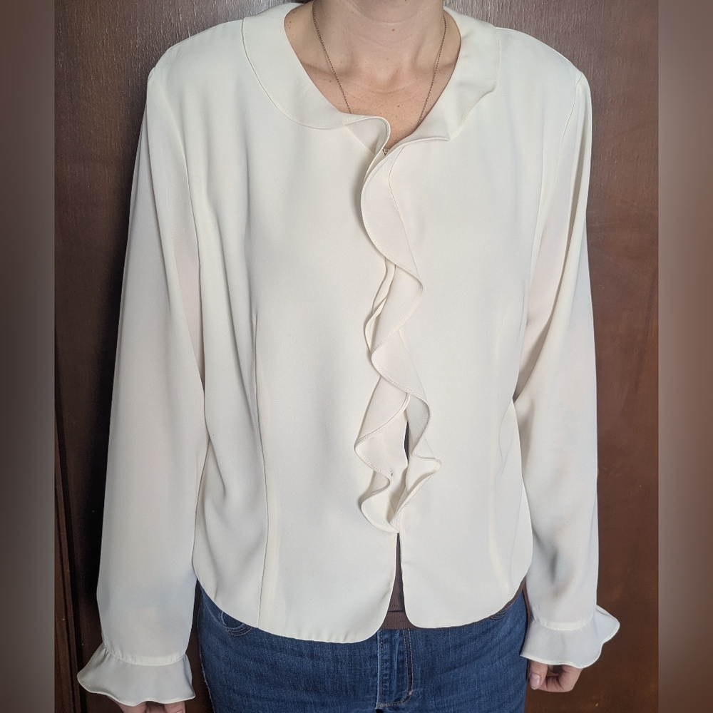 Pendleton Ivory Ruffle Front Blouse Size 16